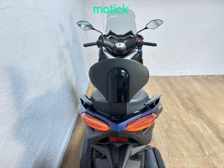 YAMAHA XMAX 125