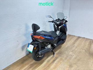 YAMAHA XMAX 125