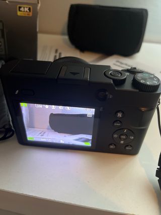 Cámara digital negra