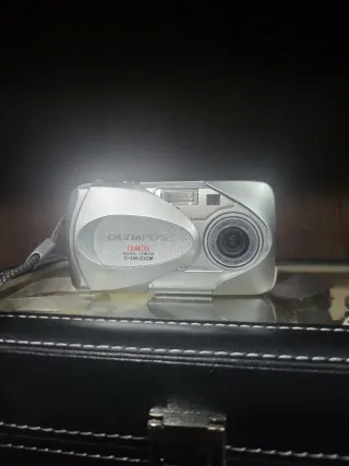 Cámara Olympus Plata