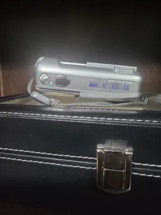 Cámara Olympus Plata