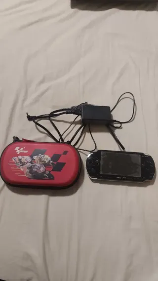 Sony PSP 1004 Negra+Cargador+Funda