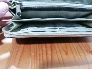 Cartera Tommy Hilfiger Beige y Negra