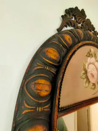 Espejo Vintage con Copete y Óleo de Rosas