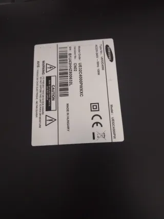 Televisión Samsung Negra.    Con mandó Samsung