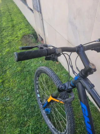 Bicicleta MTB Ghost Negra y Naranja