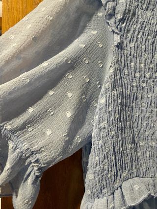 Camisa Zara azul bebé con volantes