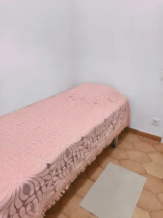 Alquilo habitación en el prat