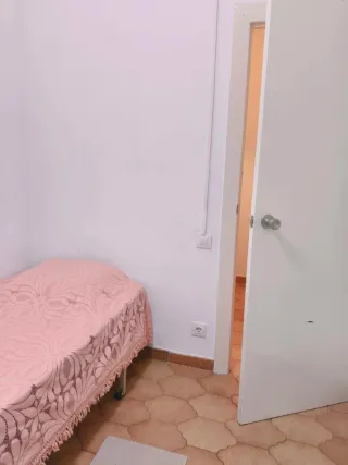 Alquilo habitación en el prat