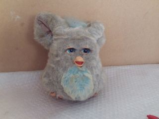 juguete furbi o furby funky de color blanco  ,  ha