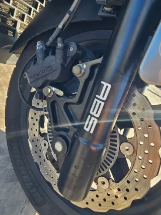 Kymco 300i en muy buen estado