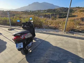 Kymco 300i en muy buen estado