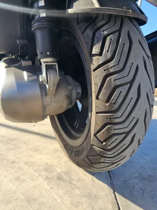 Kymco 300i en muy buen estado