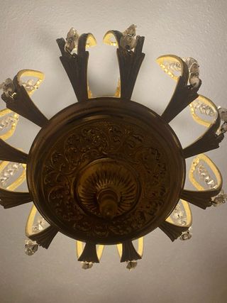 Lámpara dorada hojas y cristal