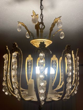 Lámpara dorada hojas y cristal