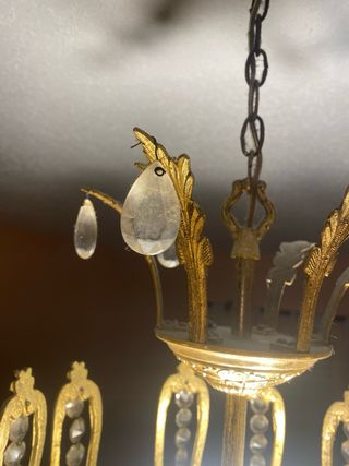 Lámpara dorada hojas y cristal