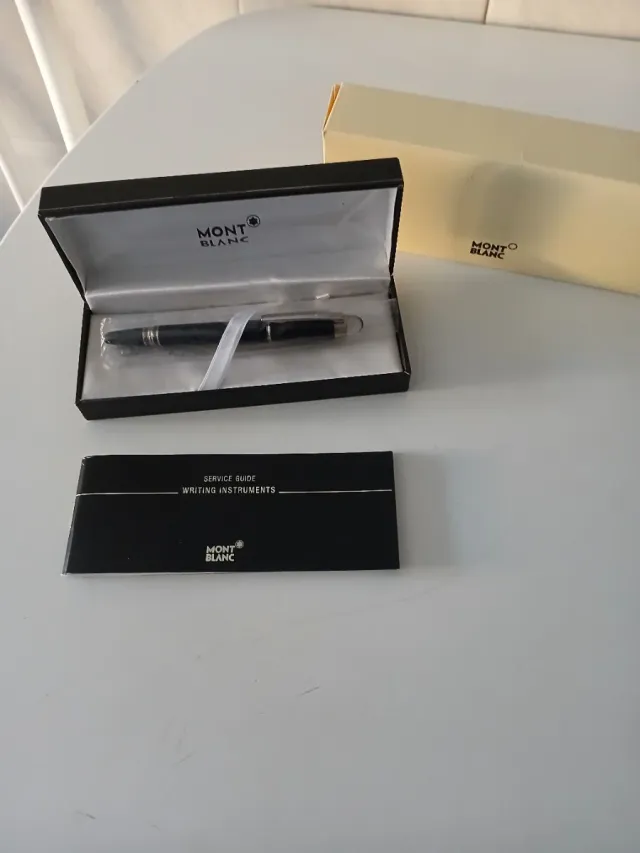 Bolígrafo Mont Blanc StarWalker con estuche y caja