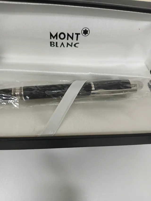 Bolígrafo Mont Blanc StarWalker con estuche y caja