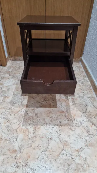 Mesita auxiliar antigua