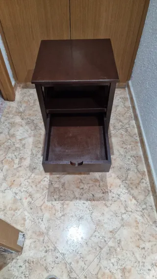 Mesita auxiliar antigua