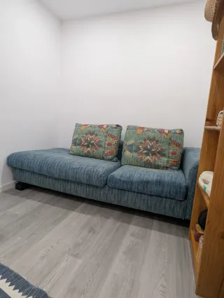 Sofá moderno azul de tela