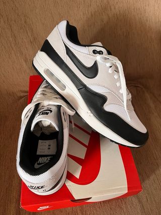 Nike Air Max 1 Blancas y Negras
