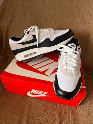 Nike Air Max 1 Blancas y Negras