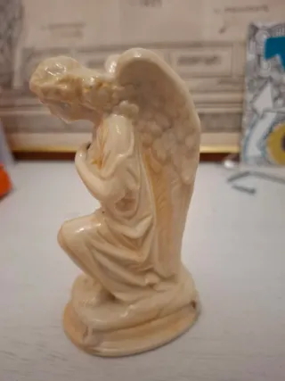 Statuina angelo in porcellana