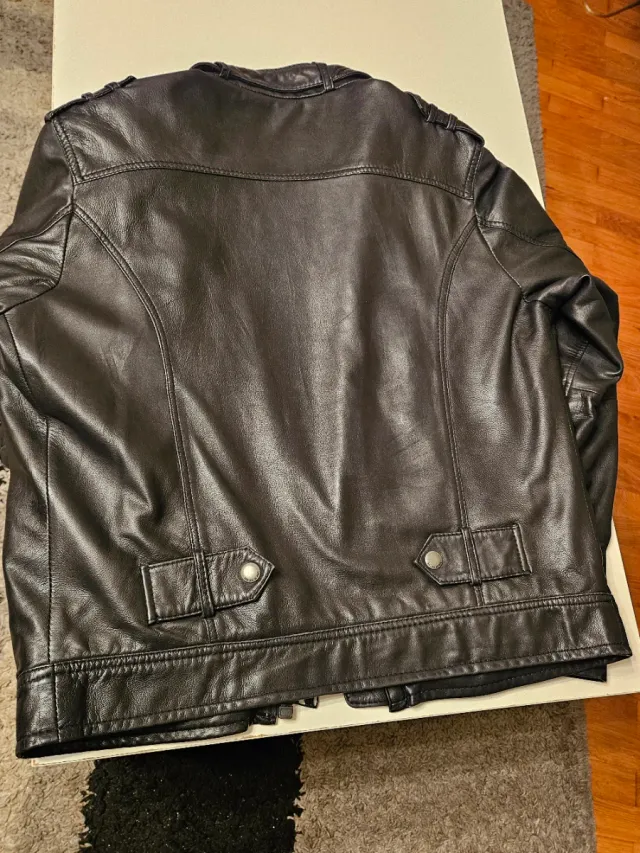 Chaqueta de cuero Salsa Negra.