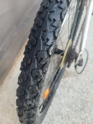 Bicicleta B-Twin Rockrider 24