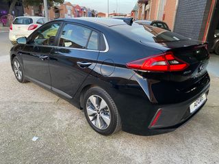 IMPECABLE!!! HYUNDAI IONIQ HIBRIDO ENCHUFABLE