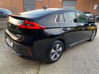 IMPECABLE!!! HYUNDAI IONIQ HIBRIDO ENCHUFABLE