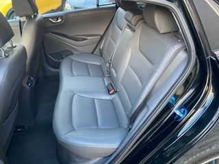 IMPECABLE!!! HYUNDAI IONIQ HIBRIDO ENCHUFABLE