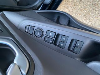 IMPECABLE!!! HYUNDAI IONIQ HIBRIDO ENCHUFABLE