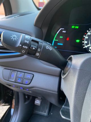 IMPECABLE!!! HYUNDAI IONIQ HIBRIDO ENCHUFABLE