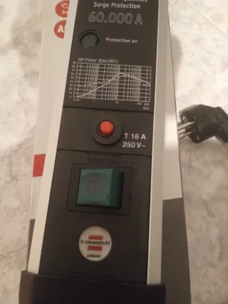 Regleta 8 enchufes Brennenstuhl Premium Protect