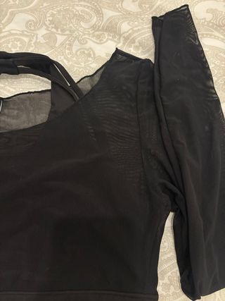 Top deportivo negro malla
