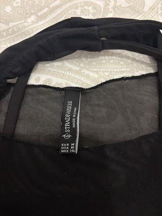 Top deportivo negro malla