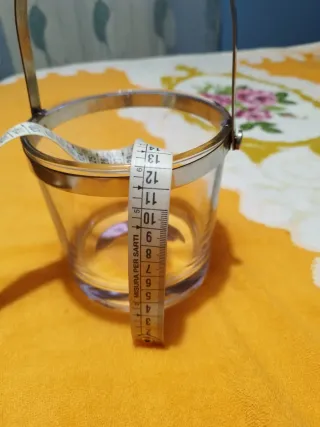 Cubiteras de cristal y metal