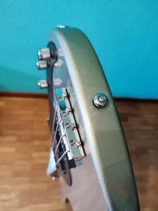 BAJO SAMICK Y AMPLIFICADOR LANEY