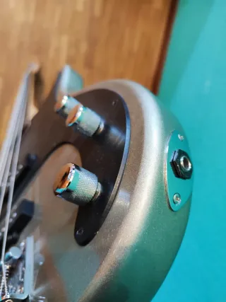 BAJO SAMICK Y AMPLIFICADOR LANEY