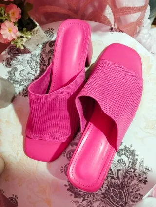Sandalias tacón ancho fucsia