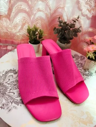 Sandalias tacón ancho fucsia