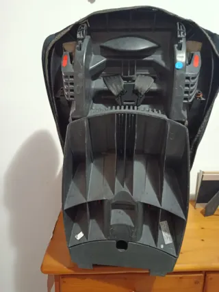 Silla coche Bebé Confort gris y negro