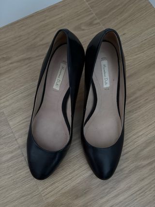 Zapatos de tacón de piel negra