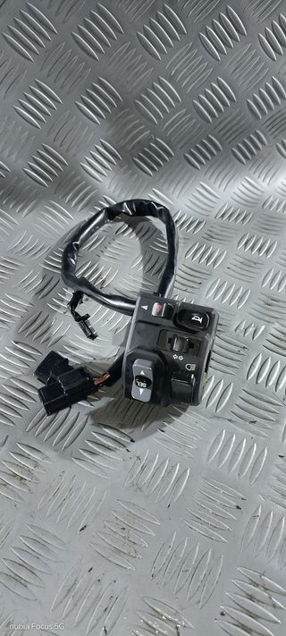 Commutatore Manubrio SX Kawasaki Z 650 2021-2024