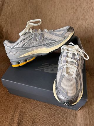 New Balance 1906R Gris Amarillo