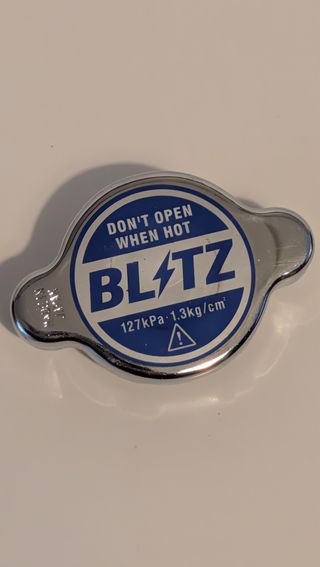 Blitz Tapa Radiador Tipo-1 (Nissan, Toyota, Mazda)