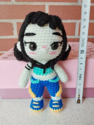 Muñeca Amigurumi Zoey Demon Hunter