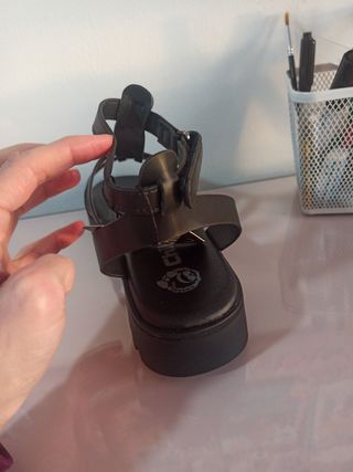 Sandalias NUEVAS negras 38